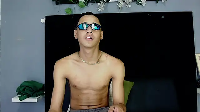 Maximo_Juli Live XXX Chat