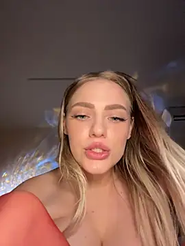 XXX chat uživo modela HugeBoobsAlice