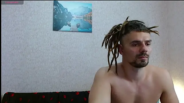 Aestheticguy101 Adlı Modelin Canlı XXX Sohbeti