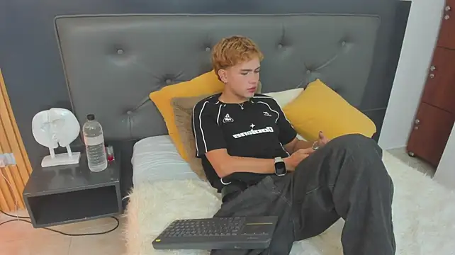 RyanFox1n Live XXX chat