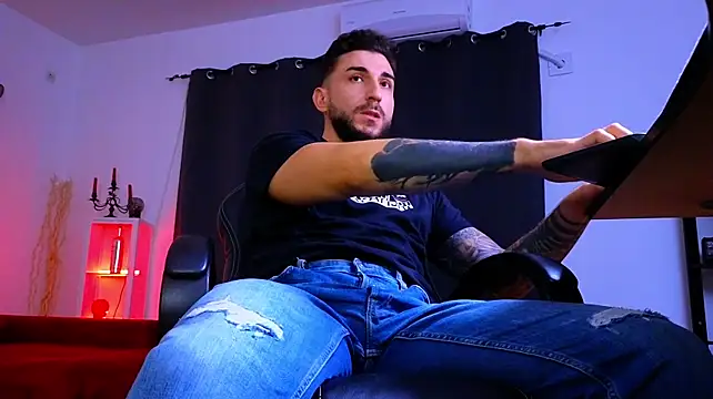 MightyAaron66 라이브 XXX 채팅