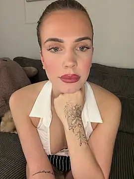 LorenaRosee live XXX chat
