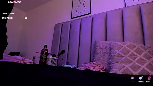 Kitty_Gang Adlı Modelin Canlı XXX Sohbeti