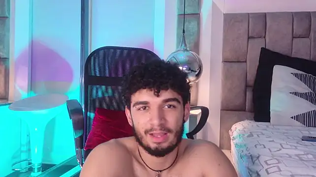 Chat +18 de LucasThomson_ ao vivo