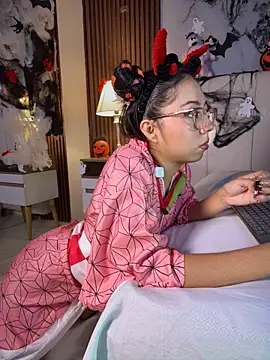 I_AM_EMMA_n Live XXX chat