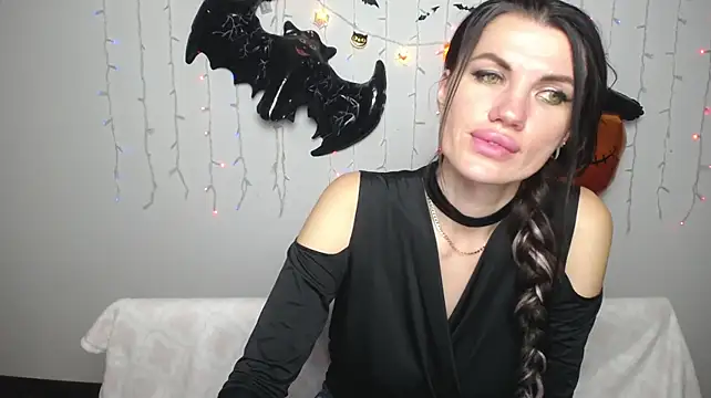 Chat +18 de MilaLoona ao vivo