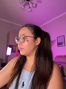 Chatroom XXX en direct de LushBySofa