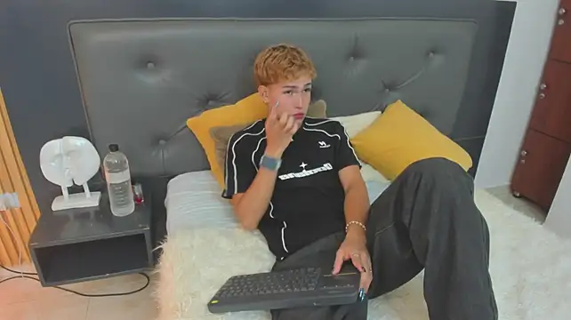 RyanFox1 Live XXX Chat