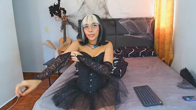 Chat XXX en directo de AuroraNoir_