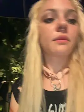 Онлайн чат XXX badblondie