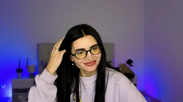 Онлайн чат XXX Little_miaa_