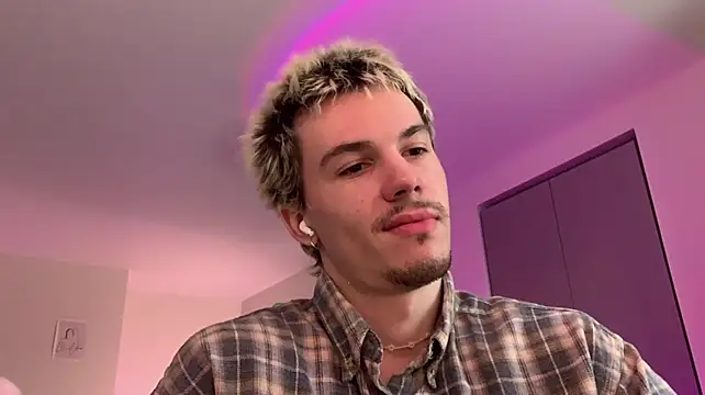 צ'אט XXX בשידור חי של Jeremy1Scott