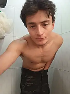 Davitfitnosuke Adlı Modelin Canlı XXX Sohbeti