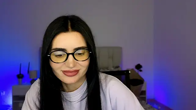 Онлайн чат XXX Little_miaa_