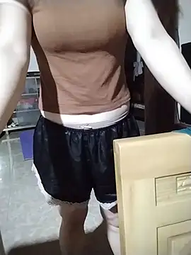 Squirt107 现场XXX聊天