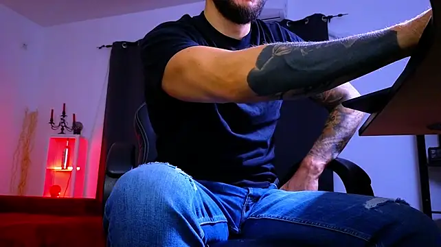 MightyAaron66 লাইভ XXX চ্যাট