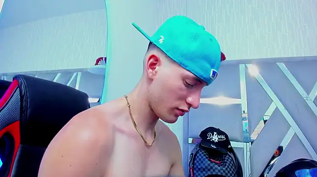 Онлайн чат XXX hunterheat__