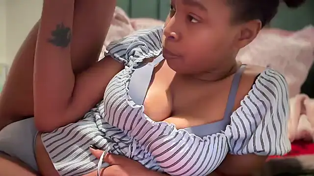 Cum2Charm élő XXX-chatje