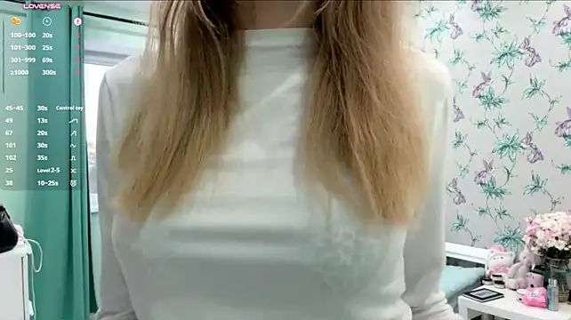 LianaLuecke's Live XXX Chat