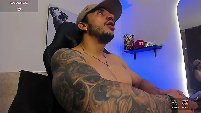 LiamReigns_ Live XXX Chat