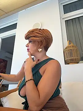 Онлайн чат XXX Selvaggia_official83