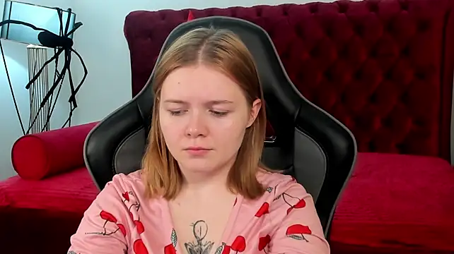 Онлайн чат XXX ElinaVale