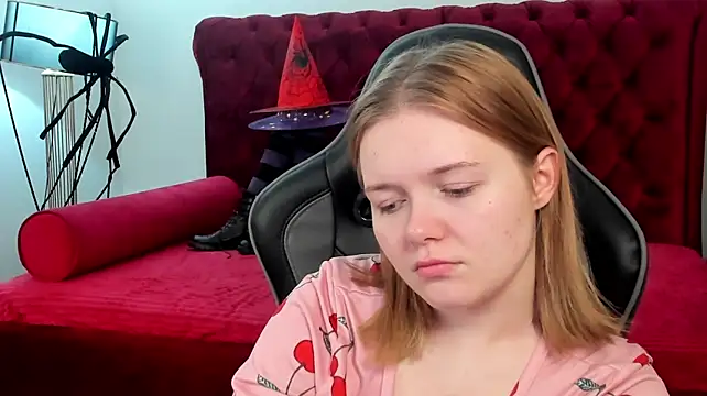 Онлайн чат XXX ElinaVale