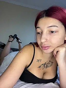 Chatroom XXX en direct de Nyvera