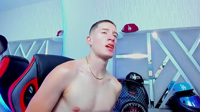 hunterheat__ élő XXX-chatje