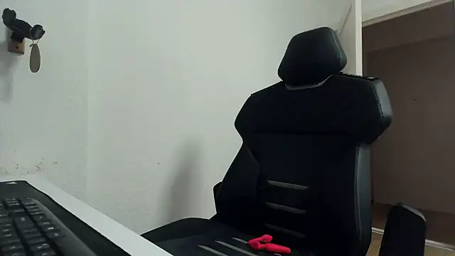 fit_ass_2021's Live XXX Chat