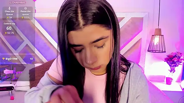 ZiaCalifa's Live XXX Chat