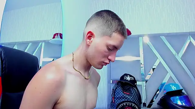 Chatroom XXX en direct de hunterheat__