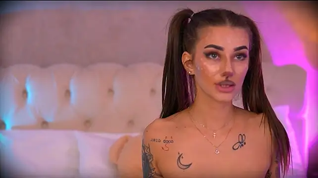 AlessiaHart Chat XXX live