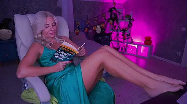 Chatroom XXX en direct de BellaRayyy