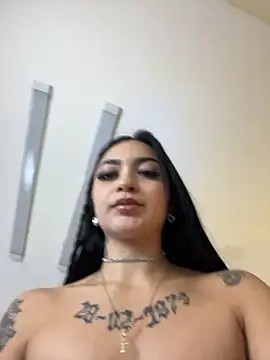 צ'אט XXX בשידור חי של kathecute__