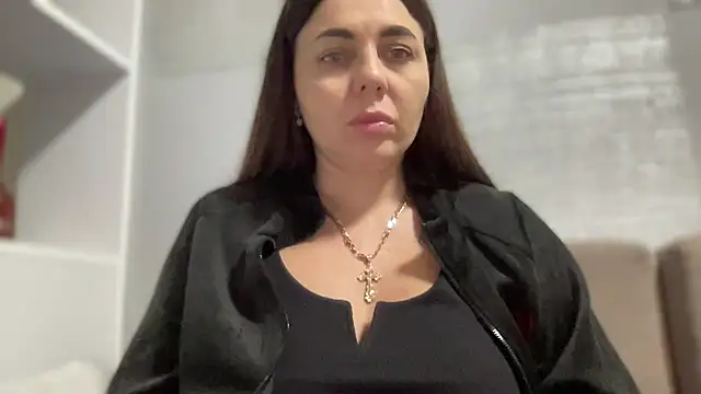 kykla3883 Adlı Modelin Canlı XXX Sohbeti