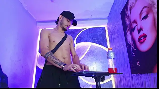 RitterBeyondLimits live XXX chat