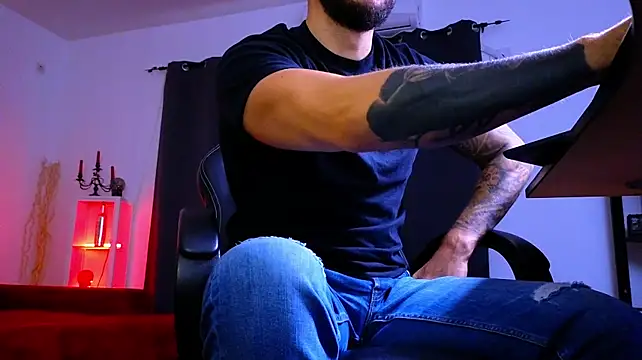 MightyAaron66 – Live XXX-chat