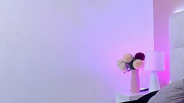 Онлайн чат XXX Megan_Coll