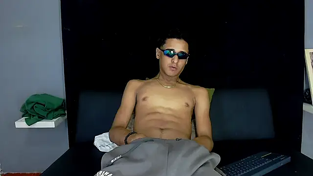 Maximo_Juli Live XXX-Chat