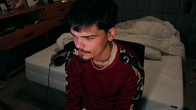 Онлайн чат XXX JordanShow