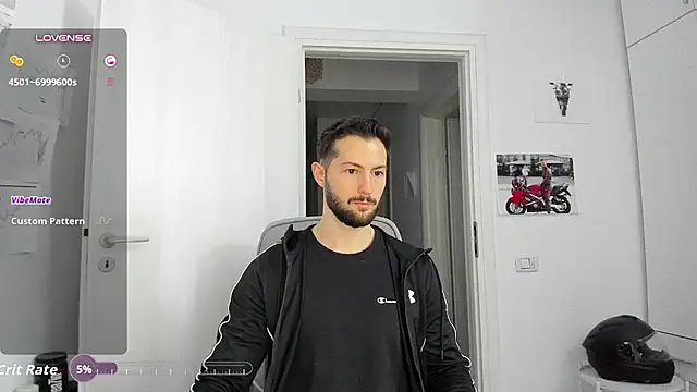 ZackFraser Adlı Modelin Canlı XXX Sohbeti