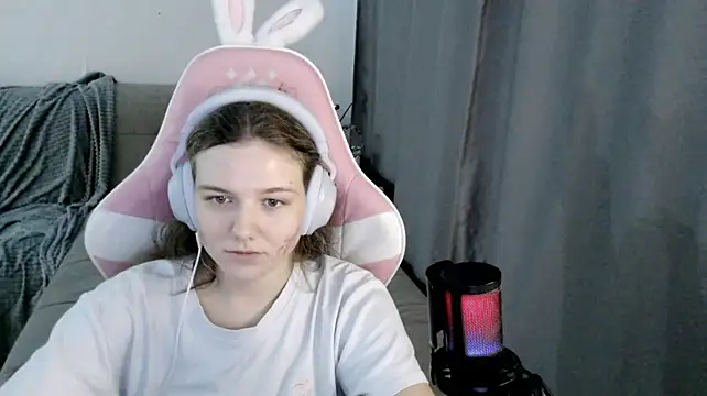 Онлайн чат XXX HelenMo0n