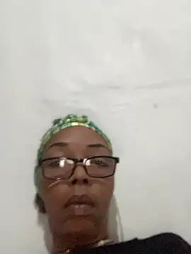 Онлайн чат XXX Ladyzee25