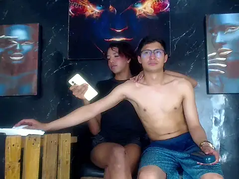 แชท XXX สดของ CamAndOfficial