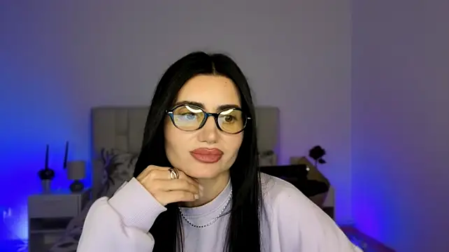 Онлайн чат XXX Little_miaa_