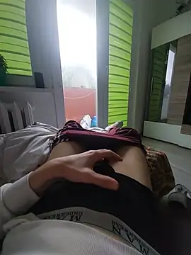 Show modela MlodyDres na web-kameri