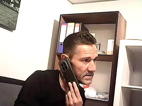 mastercharisma35 Adlı Modelin Canlı XXX Sohbeti