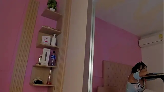 kiity_horny_'s Live XXX Chat