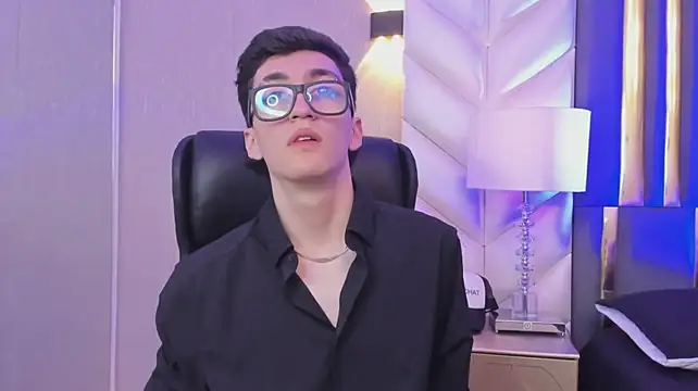 צ'אט XXX בשידור חי של GaelDuke